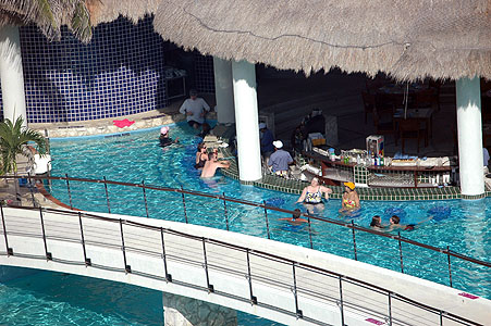 Tuesday, November 2, 2010 Cancun 005.JPG